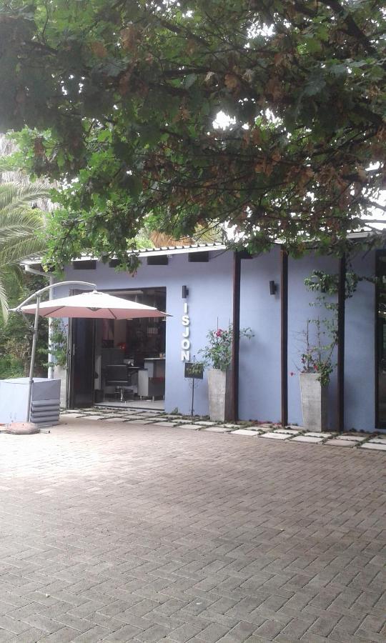 Willow Place Guest House มิดแรนด์ ภายนอก รูปภาพ