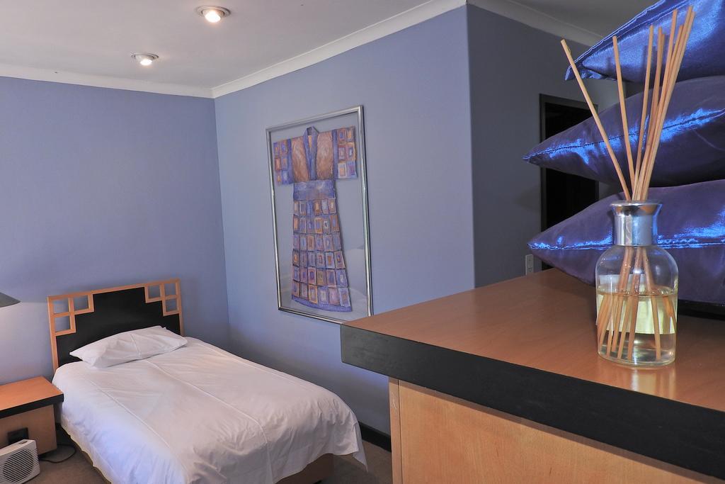 Willow Place Guest House มิดแรนด์ ภายนอก รูปภาพ