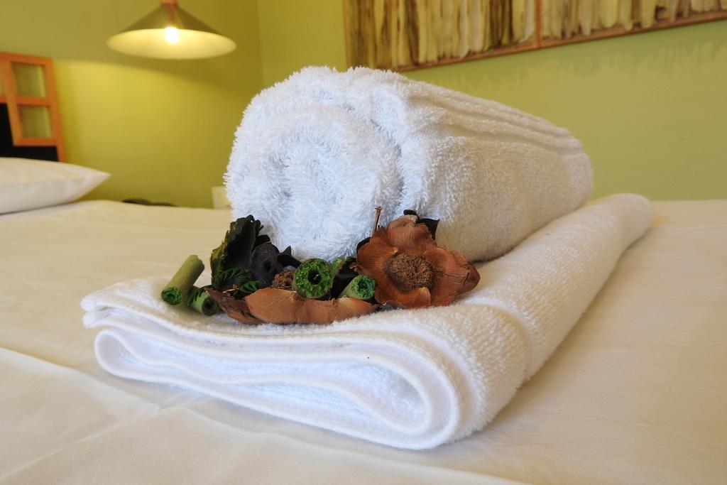 Willow Place Guest House มิดแรนด์ ภายนอก รูปภาพ