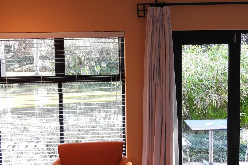 Willow Place Guest House มิดแรนด์ ภายนอก รูปภาพ